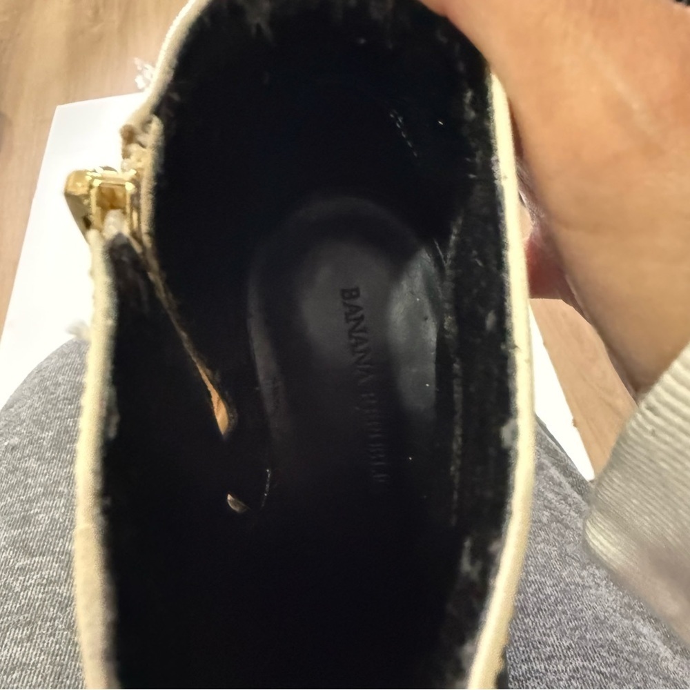 Banana Republic Kamile Leather Ankle Booties in a Black and Cream Size 8 - Picture 2 of 11